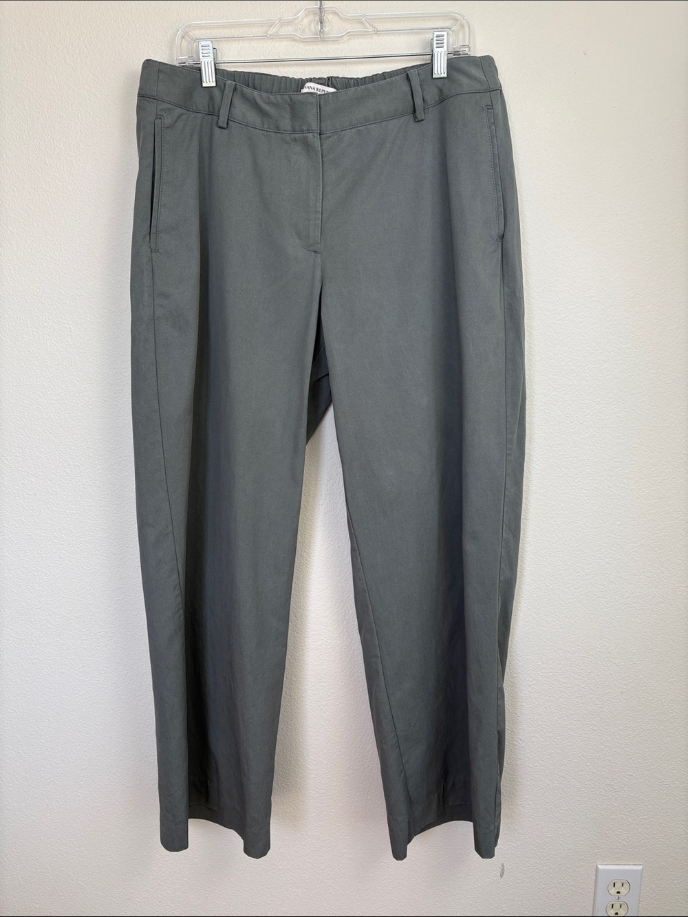 Banana Republic The Everyday Wide Leg Pant L Army Green EUC